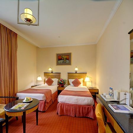 Rayan Hotel Corniche Schardscha Exterior foto