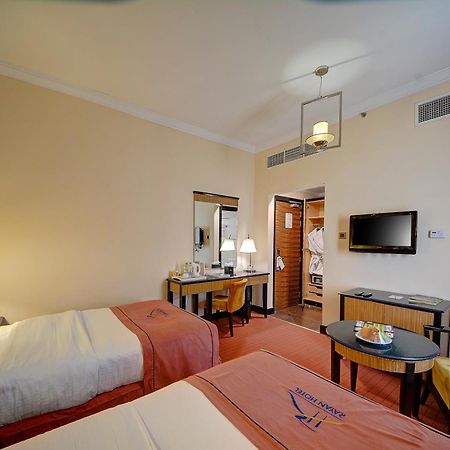 Rayan Hotel Corniche Schardscha Exterior foto