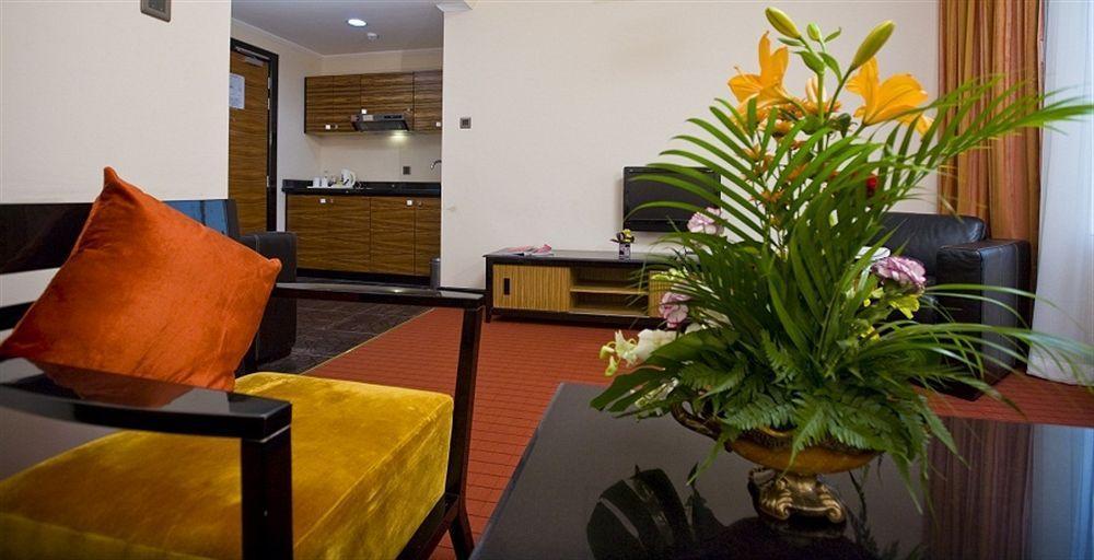 Rayan Hotel Corniche Schardscha Exterior foto