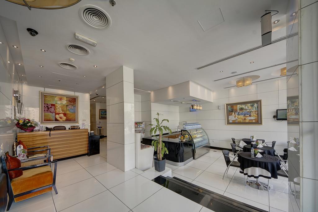 Rayan Hotel Corniche Schardscha Exterior foto