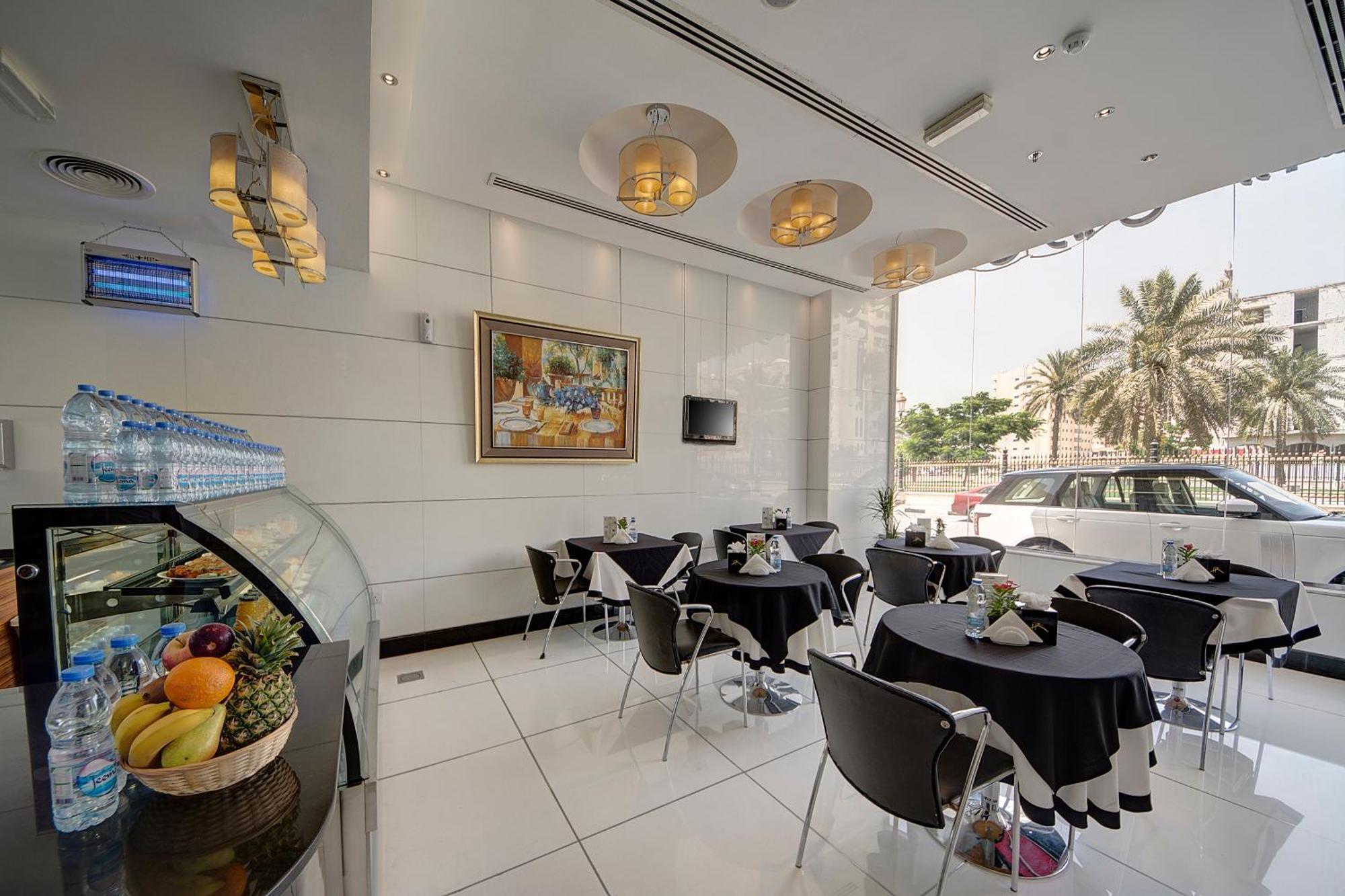 Rayan Hotel Corniche Schardscha Exterior foto