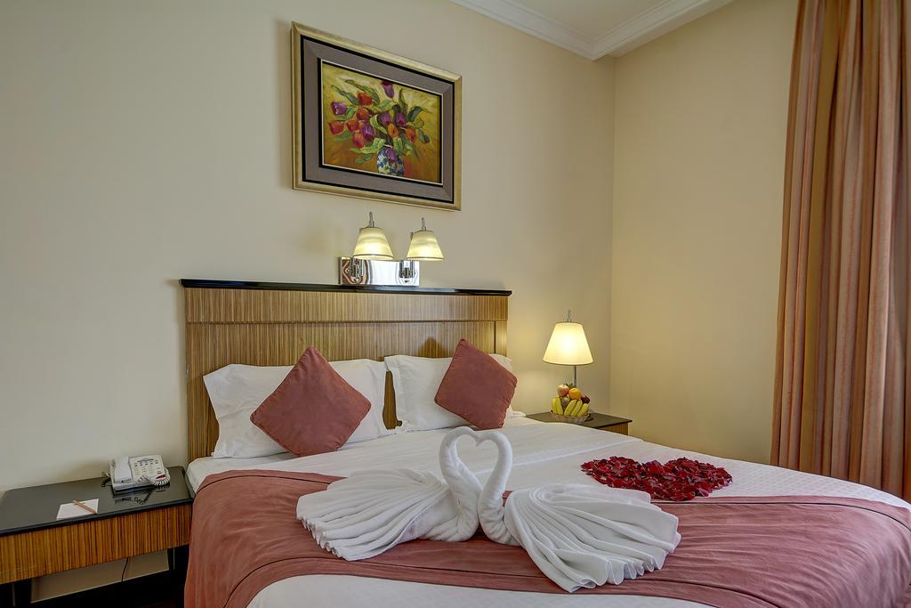Rayan Hotel Corniche Schardscha Exterior foto
