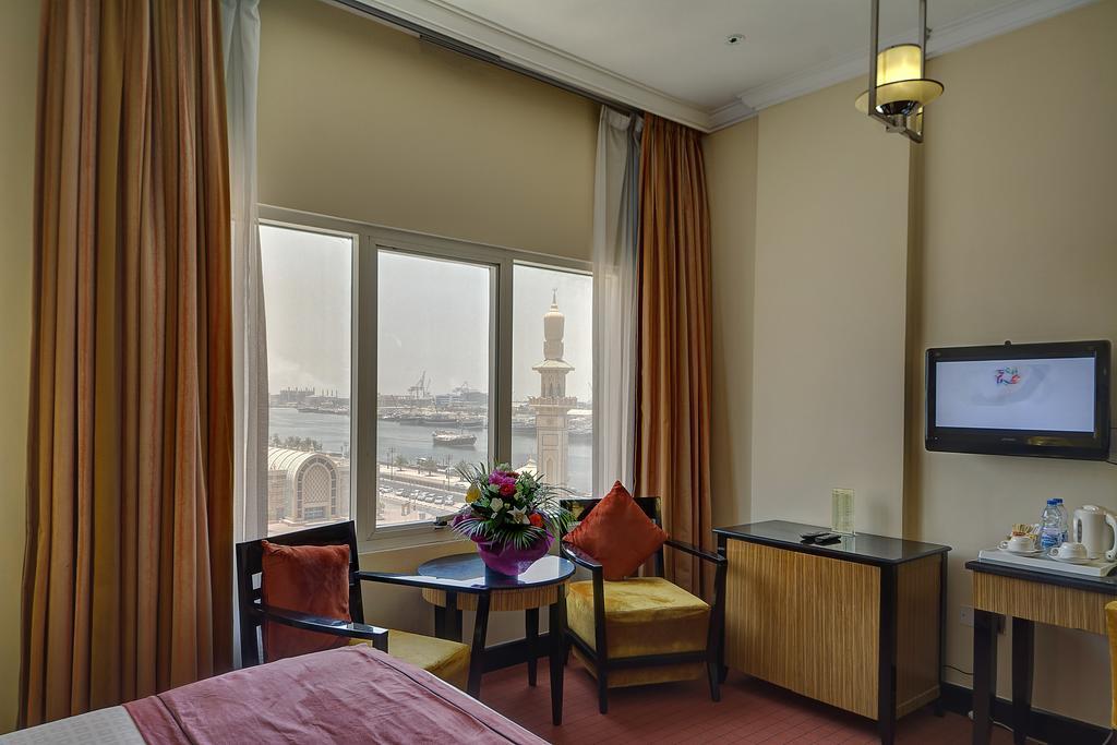 Rayan Hotel Corniche Schardscha Exterior foto
