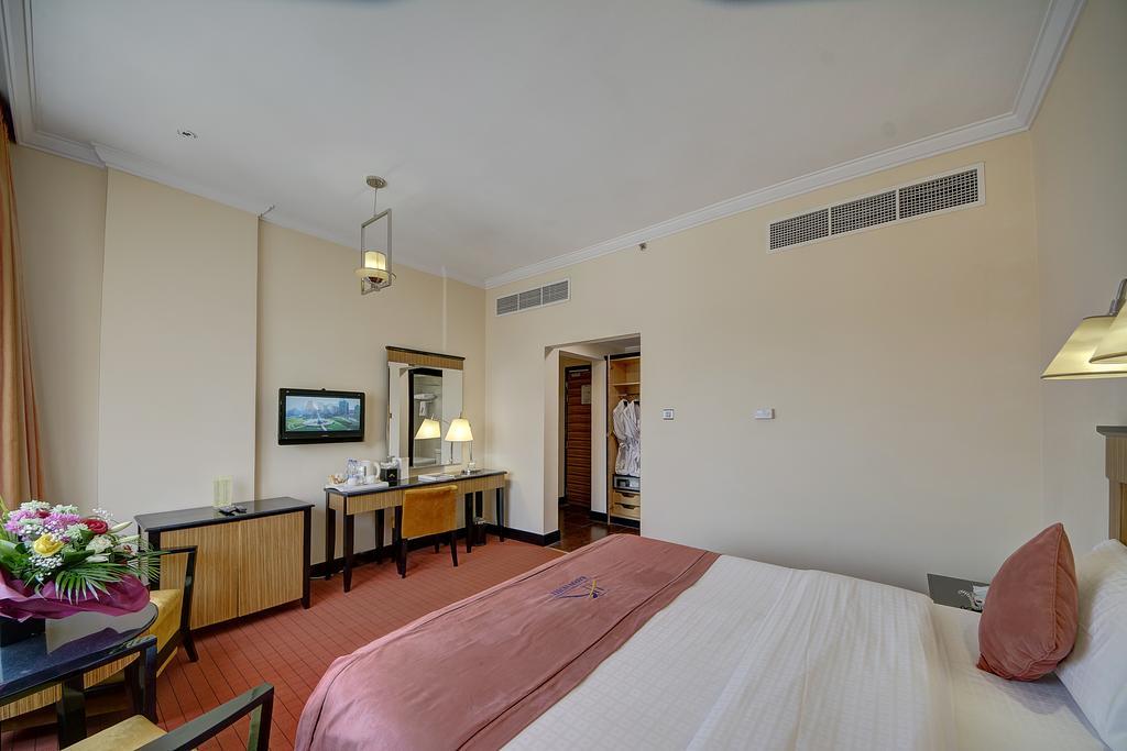 Rayan Hotel Corniche Schardscha Exterior foto