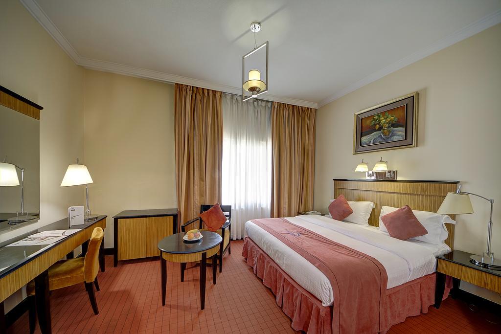 Rayan Hotel Corniche Schardscha Exterior foto