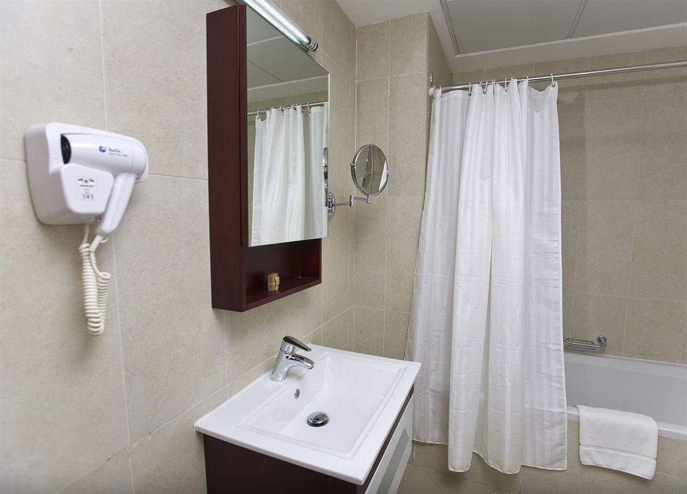 Rayan Hotel Corniche Schardscha Exterior foto