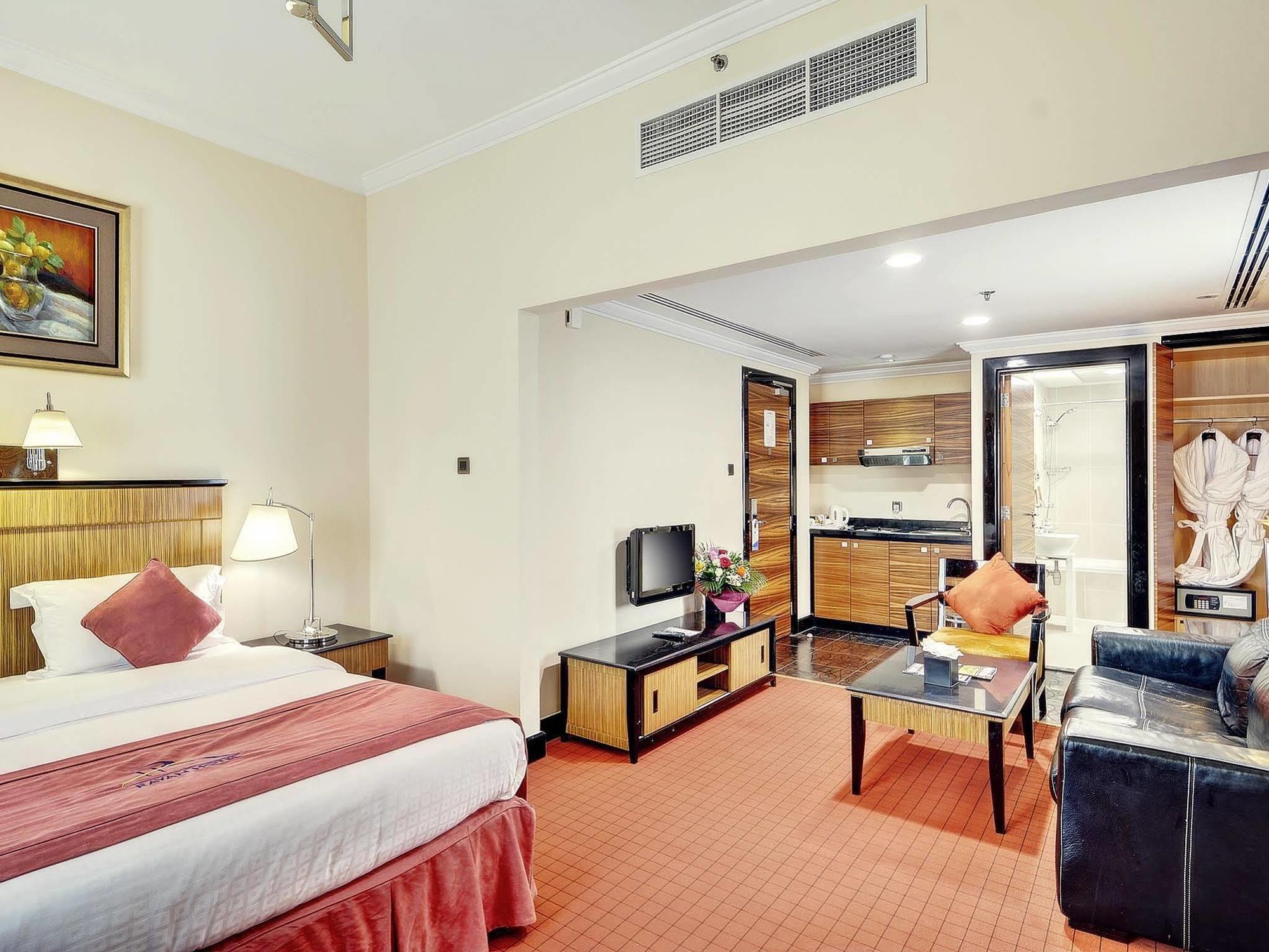 Rayan Hotel Corniche Schardscha Exterior foto